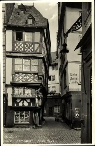 Ak Bernkastel Kues an der Mosel, Altes Haus, Straßenansicht