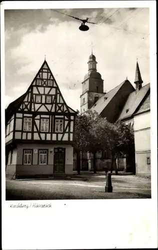 Ak Kirchberg im Hunsrück, Fachwerkhaus, Kirche