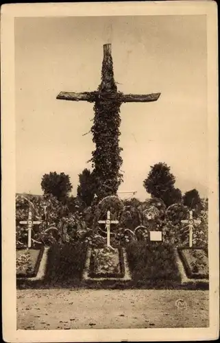Ak Verdun Meuse, Cimetiere Militaire, Le Calvaire, Tombes des 7 Soldats inconnus
