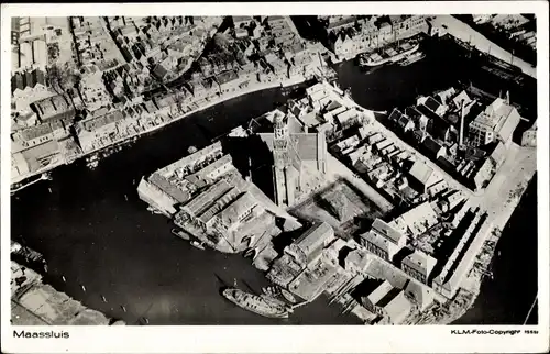 Ak Maassluis Südholland, Luftaufnahme der Stadt, Kirche