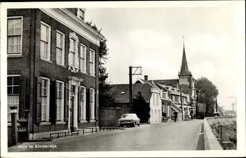 Ak Kinderdijk Südholland Niederlande, Straßenpartie, Kirche