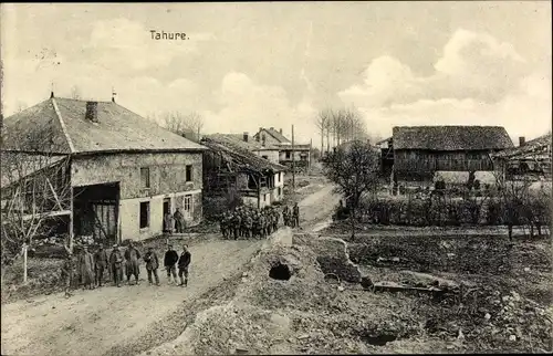 Ak Tahure Marne, Dorfpartie, zerstörte Häuser, Soldaten