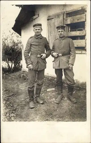 Foto Ak Deutsche Soldaten in Uniformen, Standportrait, Kaiserzeit