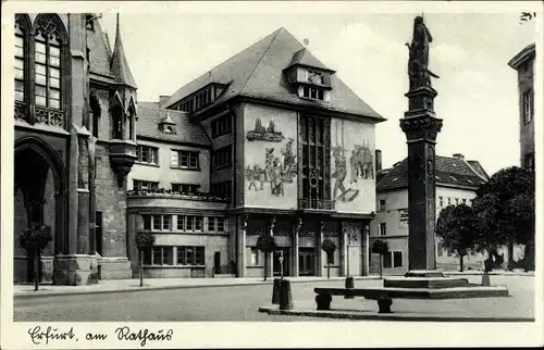 Ak Erfurt in Thüringen, Partie am Rathaus, Denkmal