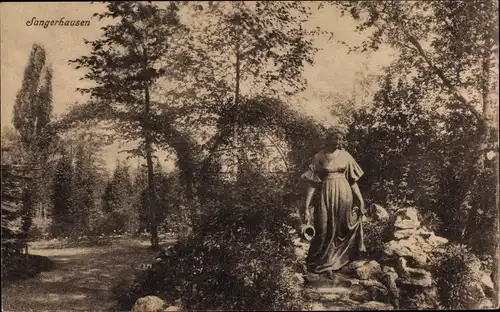 Ak Sangerhausen am Südharz, Wasserschöpferin im Rosarium