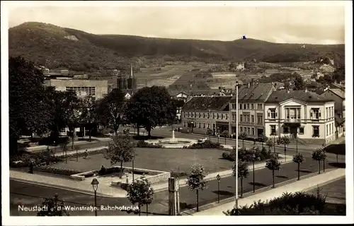 Ak Neustadt an der Weinstraße, Bahnhofsplatz