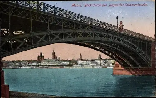 Ak Mainz am Rhein, Blick durch den Bogen der Straßenbrücke