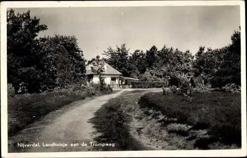 Ak Nijverdal Overijssel Niederlande, Landhuisje aan de Trompweg