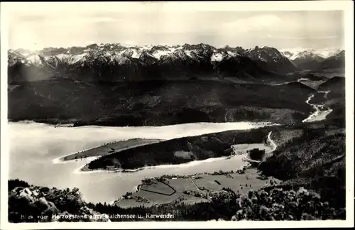 Ak Kochel am See in Oberbayern, Blick vom Herzogstand auf Walchensee und Karwendel