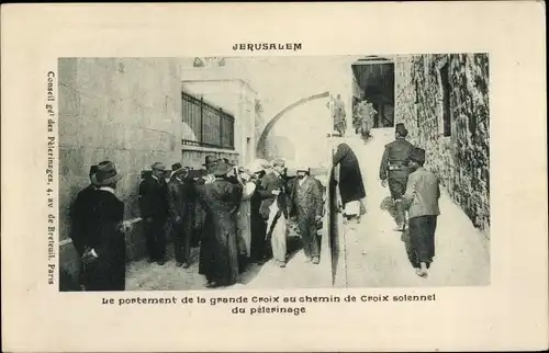Ak Jerusalem Israel, Le portement de la grande Croix au chemin de Croix solennel du pelerinage