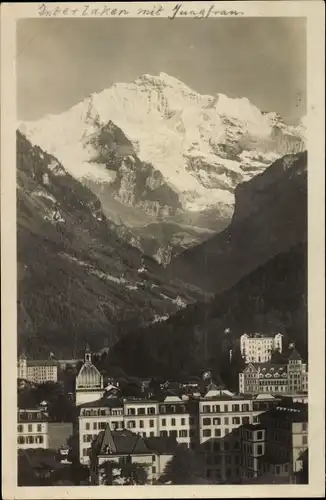 Ak Interlaken Kanton Bern Schweiz, Totalansicht mit Jungfrau