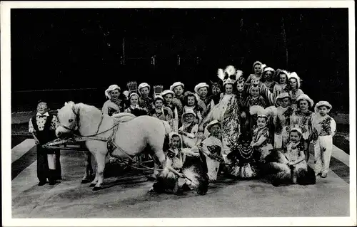 Ak C.H. Schäfers Zirkus Stadt Liliput, München Solln, Memlingstraße 11, Pony, Gruppenbild