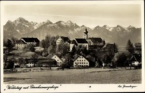 Ak Wildsteig in Oberbayern, Ortsansicht, Kirche, Tannheimergebirge