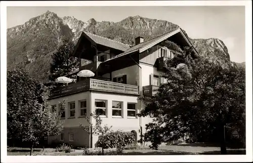 Ak Garmisch Partenkirchen in Oberbayern, Eisenbahner Erholungsheim Haus a. d. Wiese