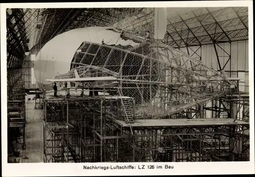 Foto Nachkriegsluftschiffe, LZ 126 im Bau, Luftschiffhafen, Rohgerüst