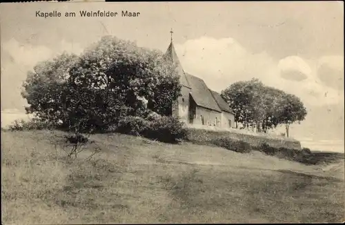 Ak Weinfeld Daun in der Eifel, Kapelle am Weinfelder Maar