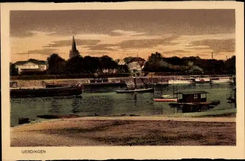 Ak Uerdingen Krefeld am Niederrhein, Blick über das Wasser zum Ort, Kirchturm, Schiffe