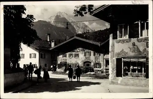 Ak Garmisch Partenkirchen in Oberbayern, Straßenansicht