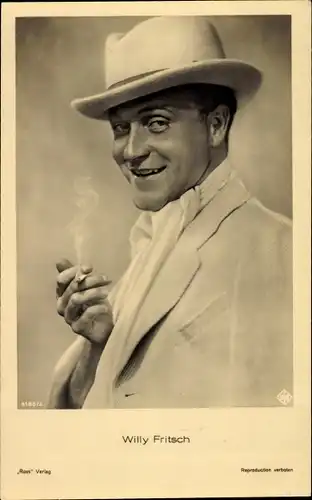 Ak Schauspieler Willy Fritsch, Portrait mit Zigarette, Hut, Ross