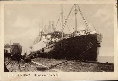 Ak Dampfer Cleveland im Hafen, Hamburg New York, HAPAG