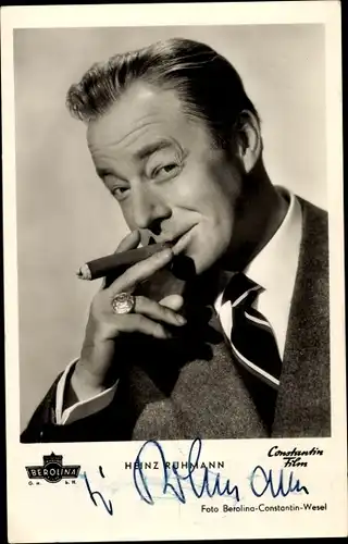 Ak Schauspieler Heinz Rühmann, Portrait mit Zigarre, Charley's Tante, Autogramm