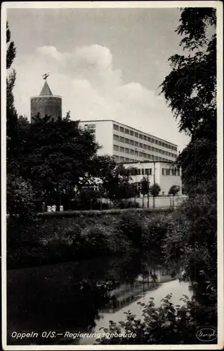 Ak Oppeln Schlesien, Regierungsgebäude, Fluss