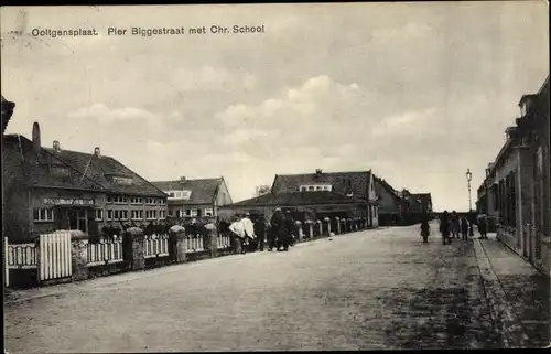 Ak Ooltgensplaat Südholland Niederlande, Pier Biggestraat met Chr. School