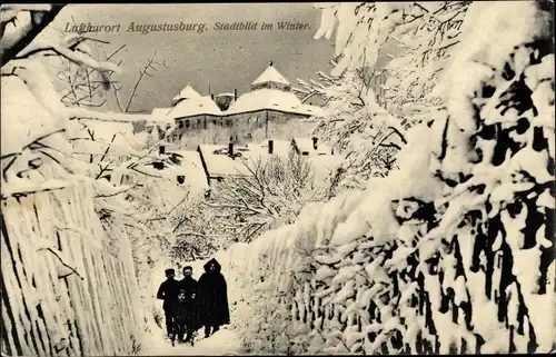 Ak Augustusburg im Erzgebirge, Stadtbild im Winter, Schloss