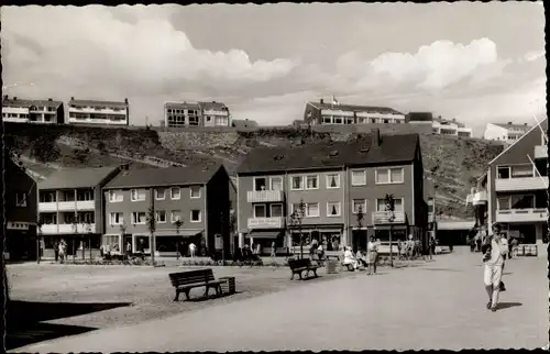 Ak Nordseeinsel Helgoland, Teilansicht, Wohnhäuser, Parkbänke