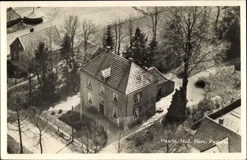 Ak Haarlo Gelderland, Ned. Herv. Pastorie, Luftbild