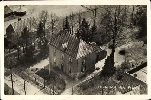 Ak Haarlo Gelderland, Ned. Herv. Pastorie, Luftbild