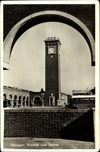 Ak Nijmegen Gelderland, Doorkijk naar Station
