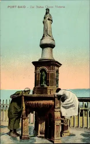 Ak Port Said Ägypten, Statue of Queen Victoria, Brunnen, Einheimische