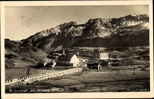 Ak St. Christoph Arlberg Tirol, Ort im Tal, Gebirge, Straße