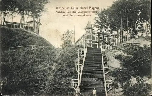 Ak Ostseebad Sellin auf Rügen, Aufstieg von der Landungsbrücke nach der Strandstraße