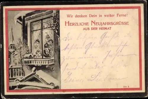 Ak Glückwunsch Neujahr, Wir denken Dein in weiter Ferne, Familie am Fenster