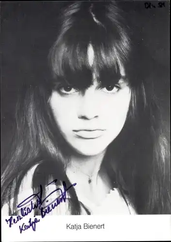 Ak Schauspielerin Katja Bienert, Portrait, Autogramm