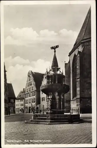 Ak Nördlingen in Schwaben, Am Kriegerbrunnen