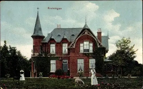 Ak Kruiningen Zeeland, Villa, Frauen in Tracht, Lamm