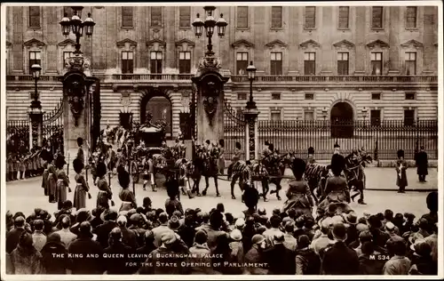 Ak City of Westminster London England, The King and Queen leaving Buckingham Palace