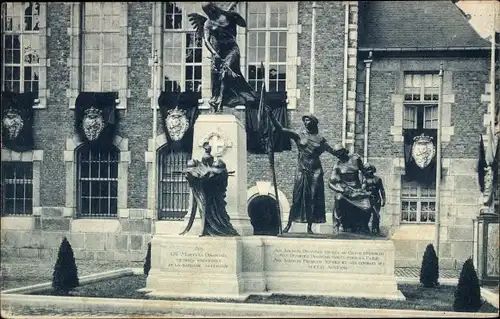 Ak Dinant Wallonien Namur, Monument aux fusilles