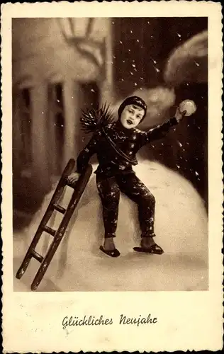 Ak Glückwunsch Neujahr, Schornsteinfeger im Schneefall