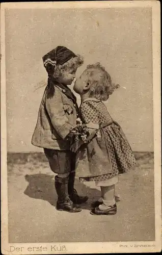 Ak Der erste Kuss, Kinder, Verein für Säuglingsfürsorge