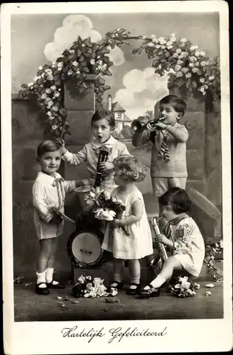 Ak Glückwunsch Geburtstag, Musizierende Kinder, Blumen