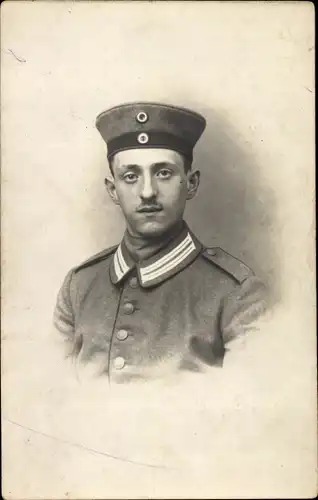 Foto Ak Deutscher Soldat in Uniform, Portrait