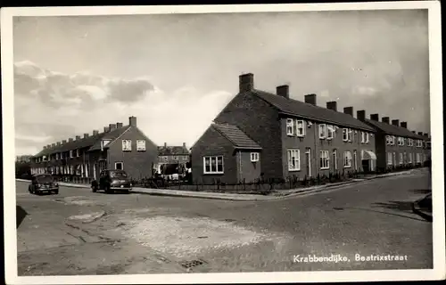 Ak Krabbendijke Zeeland, Beatrixstraat, Straßenpartie, Automobil