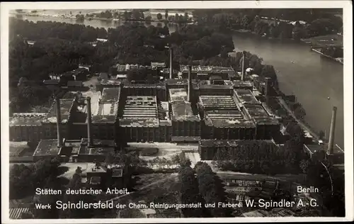 Ak Berlin Köpenick Spindlersfeld, Chem. Reinigungsanstalt und Färberei W. Spindler AG, Vogelschau