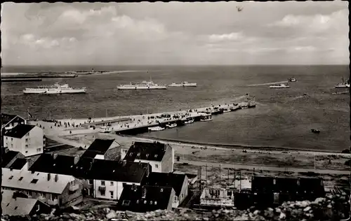 Ak Nordseeinsel Helgoland, Teilansicht, Anleger, Wohnhäuser, Schiffe