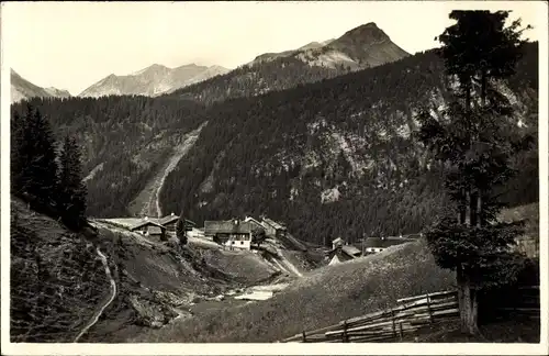 Ak Rinnen Berwang in Tirol, Totalansicht, Gasthof zum Neuwirt