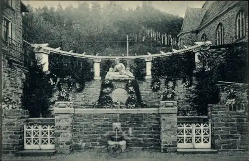 Ak Schmitten im Taunus Hessen, Kriegerdenkmal